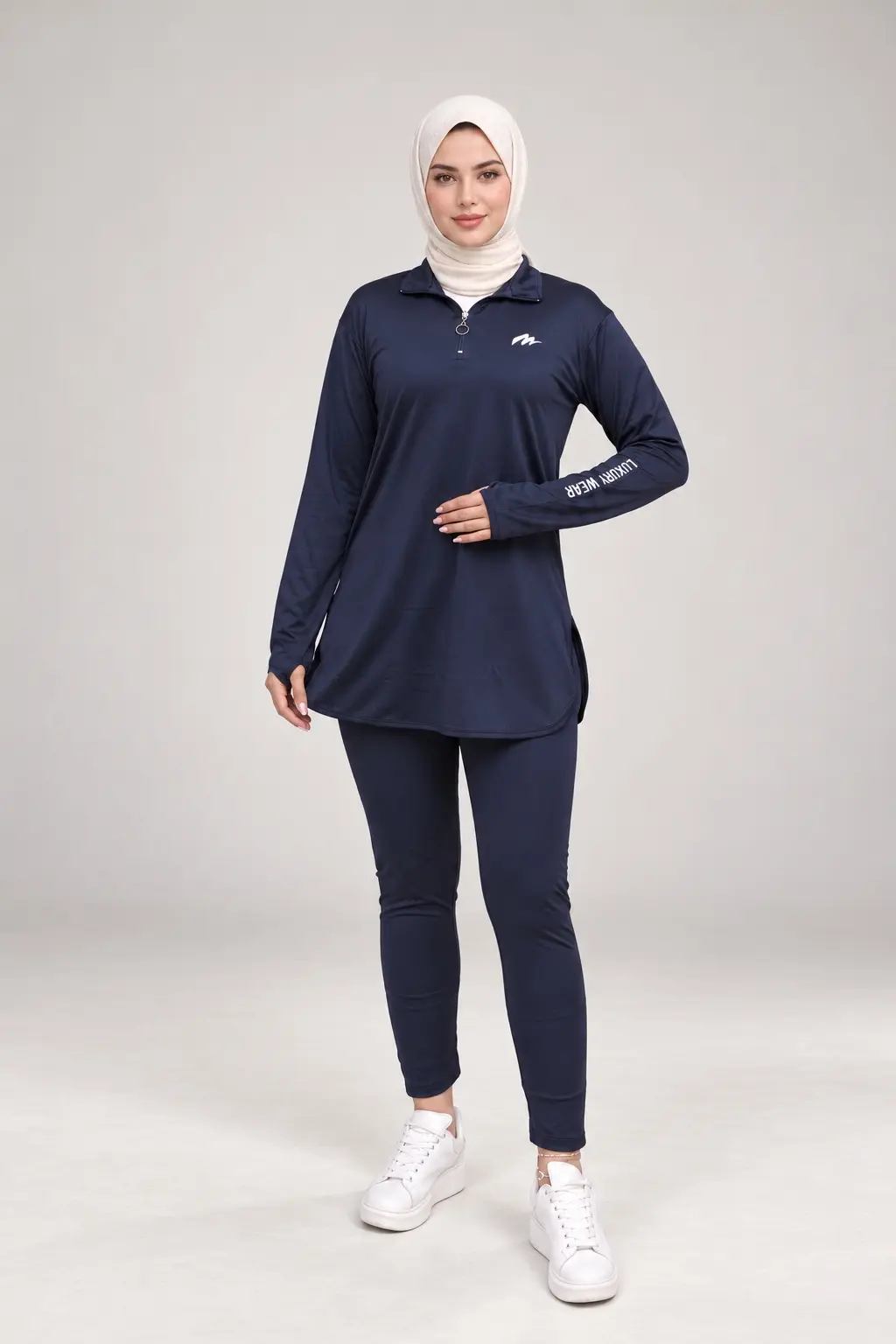 إطلالة رياضية نسائية من LIVON MODA